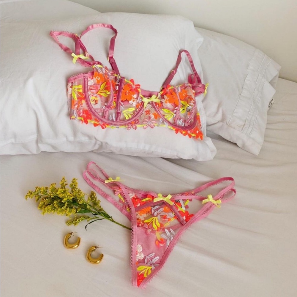 3 PIECE FOR LOVE & LEMONS Summer Tide Bra + Garter + Thong set - Picture 6 of 15